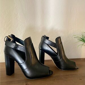 Michael Kors 4” block heel, black, size 7.